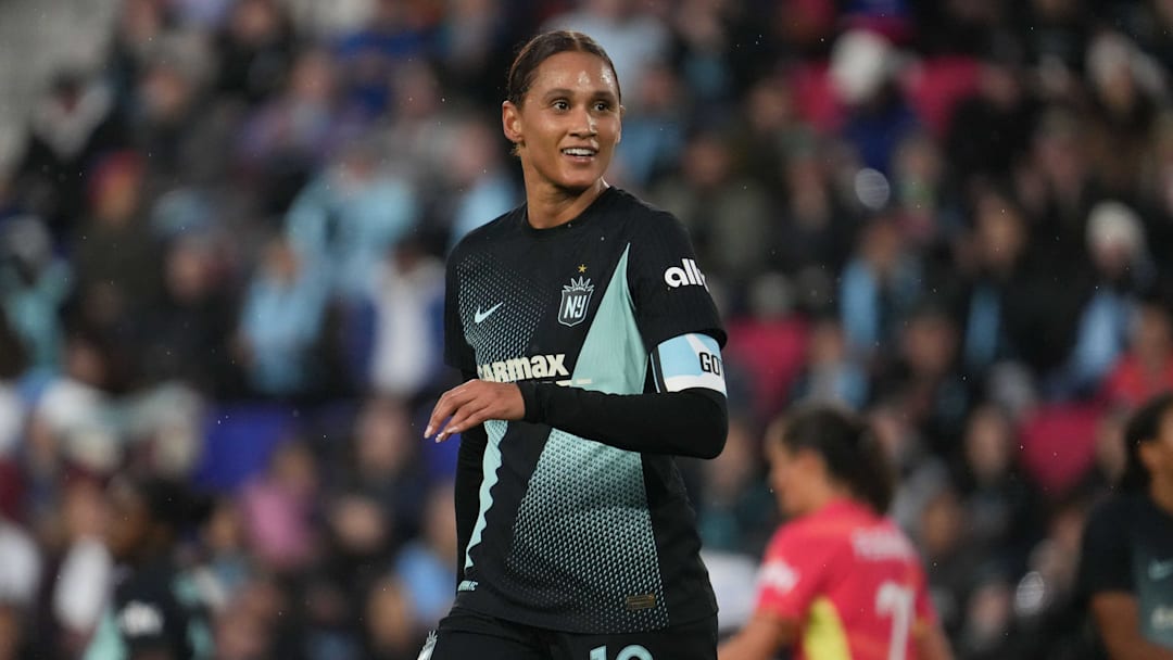 SY225C中型液压挖掘机